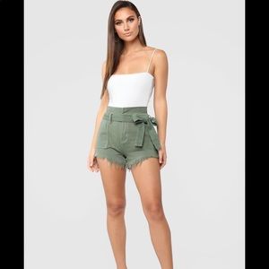 Breaking News Paperbag Waist shorts